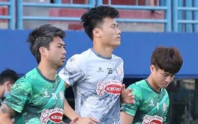 Bác sĩ tiết lộ tình hình chấn thương của Bùi Tiến Dũng, lý do 'khó tả' khiến Lee Nguyễn gặp vận đen Bác sĩ tiết lộ tình hình chấn thương của Bùi Tiến Dũng, lý do 'khó tả' khiến Lee Nguyễn gặp vận đen