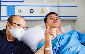 Đau đầu với hàng tiền vệ, HLV Park chốt người thay thế Hùng Dũng vào chiều nay Đau đầu với hàng tiền vệ, HLV Park chốt người thay thế Hùng Dũng vào chiều nay
