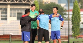Nóng: Đặng Văn Lâm hoãn bay sang Nhật, HLV Park giữ lại yêu cầu hoàn thành nhiệm vụ ở ĐTVN Nóng: Đặng Văn Lâm hoãn bay sang Nhật, HLV Park giữ lại yêu cầu hoàn thành nhiệm vụ ở ĐTVN