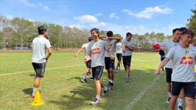 Bình phục 90% nhờ trung tâm IRC của Xuân Trường, Tuấn Anh ra sân tập luyện cùng HAGL Bình phục 90% nhờ trung tâm IRC của Xuân Trường, Tuấn Anh ra sân tập luyện cùng HAGL