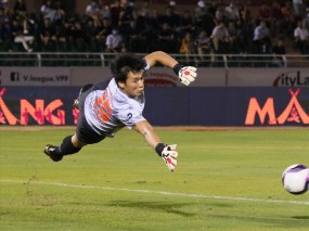 Thủ môn Bùi Tiến Dũng lần đầu lọt vào đội hình tiêu biểu V League 2021 sau 12 vòng đấu Thủ môn Bùi Tiến Dũng lần đầu lọt vào đội hình tiêu biểu V League 2021 sau 12 vòng đấu