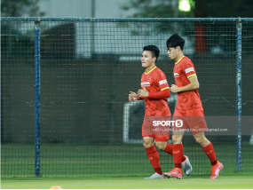 Quang Hải bất ngờ tập riêng cùng Văn Toàn, trêu chọc Tuấn Anh khiến tiền vệ HAGL 'ngượng chín mặt'