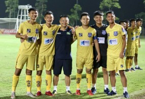'Cậu bé vàng' Văn Quyến: 'Để có một cầu thủ giống tôi thì rất khó' 'Cậu bé vàng' Văn Quyến: 'Để có một cầu thủ giống tôi thì rất khó'