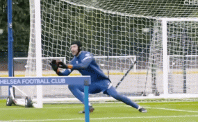 VIDEO: Giám đốc Petr Cech xỏ găng tập luyện chuẩn bị tái xuất trong trận đại chiến với Man Utd VIDEO: Giám đốc Petr Cech xỏ găng tập luyện chuẩn bị tái xuất trong trận đại chiến với Man Utd