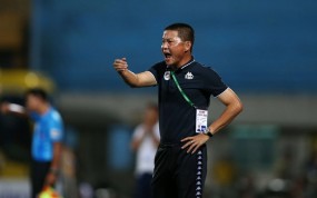 'Văng tục chửi bậy' trọng tài, HLV Chu Đình Nghiêm bị cấm chỉ đạo hết mùa 'Văng tục chửi bậy' trọng tài, HLV Chu Đình Nghiêm bị cấm chỉ đạo hết mùa