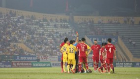 CLB Nam Định và Hải Phòng chơi 'bẩn', HAGL không phải đội đá đẹp nhất V-League 2020 CLB Nam Định và Hải Phòng chơi 'bẩn', HAGL không phải đội đá đẹp nhất V-League 2020