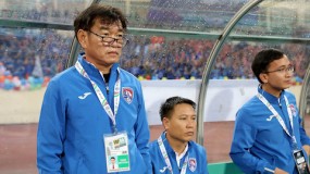 HLV Phan Thanh Hùng: ‘Tôi xin từ chức cũng là vì hoàn cảnh bắt buộc phải làm vậy’ HLV Phan Thanh Hùng: ‘Tôi xin từ chức cũng là vì hoàn cảnh bắt buộc phải làm vậy’