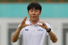 HLV Shin Tae Yong bặt vô âm tín trước ngày hội quân khiến BLĐ Indonesia lo lắng HLV Shin Tae Yong bặt vô âm tín trước ngày hội quân khiến BLĐ Indonesia lo lắng