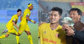 Thắng lớn Á quân Hà Nội, CĐV Nam Định chơi lớn khi 'vung tiền' cả xấp thưởng cho đội Thắng lớn Á quân Hà Nội, CĐV Nam Định chơi lớn khi 'vung tiền' cả xấp thưởng cho đội