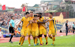 CLB Đông Á Thanh Hoá chịu chơi dưới thời bầu Đoan, CĐV hưởng lợi cực lớn CLB Đông Á Thanh Hoá chịu chơi dưới thời bầu Đoan, CĐV hưởng lợi cực lớn
