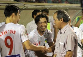Bầu Đức 'cắt' thưởng Tết của Công Phượng và dàn con cưng HAGL? Bầu Đức 'cắt' thưởng Tết của Công Phượng và dàn con cưng HAGL?