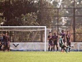 VIDEO: Lee Nguyễn lập siêu phẩm đá phạt hình trái chuối không thua kém gì Ronaldo VIDEO: Lee Nguyễn lập siêu phẩm đá phạt hình trái chuối không thua kém gì Ronaldo