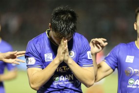 VIDEO: Xót xa nghe Hùng Dũng gào khóc, Duy Mạnh nghẹn ngào gửi lời cầu xin V-League VIDEO: Xót xa nghe Hùng Dũng gào khóc, Duy Mạnh nghẹn ngào gửi lời cầu xin V-League