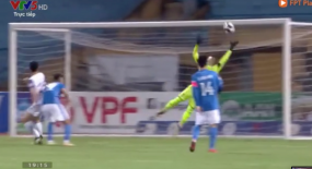 VIDEO: Nhanh như chớp, Hà Nội chỉ mất 1 phút để đốt cháy lưới 'FC chưa tinh tinh' VIDEO: Nhanh như chớp, Hà Nội chỉ mất 1 phút để đốt cháy lưới 'FC chưa tinh tinh'