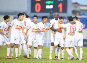 HAGL chính thức mất chức vô địch V-League, không có lên – xuống hạng HAGL chính thức mất chức vô địch V-League, không có lên – xuống hạng