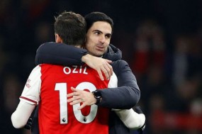 SỐC! HLV trưởng dương tính với Covid-19, cả đội Arsenal tiếp tục bị cách ly SỐC! HLV trưởng dương tính với Covid-19, cả đội Arsenal tiếp tục bị cách ly