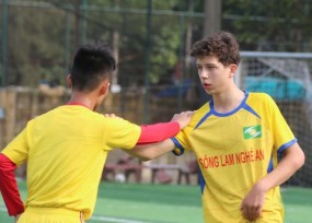 Tài năng trẻ mang 2 dòng máu Việt-Séc ghi dấu ấn tại đội U13 SLNA Tài năng trẻ mang 2 dòng máu Việt-Séc ghi dấu ấn tại đội U13 SLNA