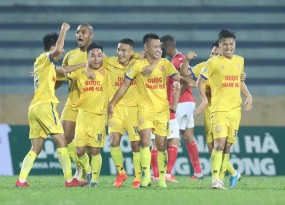 Sau TPHCM, đã có CLB thứ 2 tại V-League giảm lương cầu thủ Sau TPHCM, đã có CLB thứ 2 tại V-League giảm lương cầu thủ