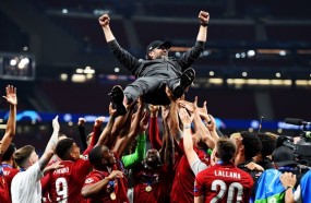 Chủ tịch UEFA khẳng định Liverpool sẽ được trao cúp vô địch Premier League Chủ tịch UEFA khẳng định Liverpool sẽ được trao cúp vô địch Premier League