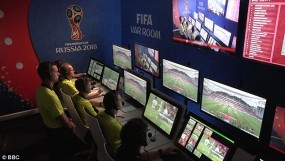 Sau Covid-19, VAR sẽ bị UEFA 'khai tử'? Sau Covid-19, VAR sẽ bị UEFA 'khai tử'?