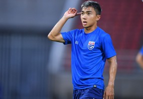 Chanathip Songkrasin vạch trần sự 'giả dối' của truyền thông Thái Lan Chanathip Songkrasin vạch trần sự 'giả dối' của truyền thông Thái Lan
