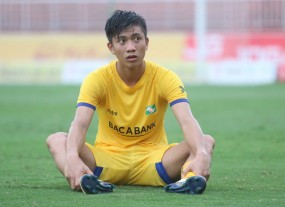 Coach SLNA: 'Van Duc's injury is exaggerated' Coach SLNA: 'Van Duc's injury is exaggerated'