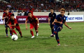 Trụ cột Thái Lan tự tin tiết lộ bí quyết vượt mặt ĐT Việt Nam tại VL World Cup Trụ cột Thái Lan tự tin tiết lộ bí quyết vượt mặt ĐT Việt Nam tại VL World Cup
