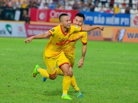 BLV Quang Tùng: 'Nhạc trưởng Nam Định sẽ đem đến sự kì vọng mới mẻ cho ĐTQG Việt Nam' BLV Quang Tùng: 'Nhạc trưởng Nam Định sẽ đem đến sự kì vọng mới mẻ cho ĐTQG Việt Nam'