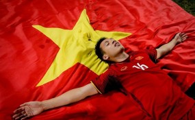 Đỗ Hùng Dũng: 'Thành Lương và Văn Quyết giúp tôi vượt qua áp lực' Đỗ Hùng Dũng: 'Thành Lương và Văn Quyết giúp tôi vượt qua áp lực'