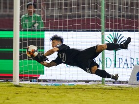 Bùi Tiến Dũng tiết lộ bí kíp bắt bài mọi đối thủ trên chấm penalty Bùi Tiến Dũng tiết lộ bí kíp bắt bài mọi đối thủ trên chấm penalty