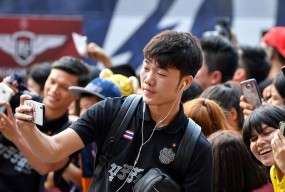 Chia tay Buriram 1 năm, Xuân Trường vẫn lọt top cầu thủ được yêu thích tại Thai League Chia tay Buriram 1 năm, Xuân Trường vẫn lọt top cầu thủ được yêu thích tại Thai League