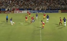 Highlights HL Hà Tĩnh 1-1 Hà Nội: Đỗ Hùng Dũng volley cháy lưới Highlights HL Hà Tĩnh 1-1 Hà Nội: Đỗ Hùng Dũng volley cháy lưới