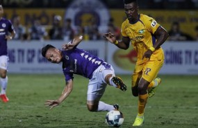VIDEO: Represing his pain, Quang Hai still played impressively but could help Hanoi FC VIDEO: Represing his pain, Quang Hai still played impressively but could help Hanoi FC