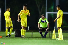 Cả nước đi ngủ, thầy trò U19 Việt Nam vẫn miệt mài trên sân tập Cả nước đi ngủ, thầy trò U19 Việt Nam vẫn miệt mài trên sân tập