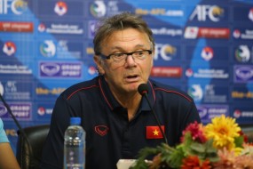 HLV Troussier: 'Thể thức VL U19 quốc gia khiến 80% tuyển thủ của tôi bị loại' HLV Troussier: 'Thể thức VL U19 quốc gia khiến 80% tuyển thủ của tôi bị loại'