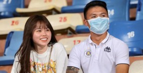 VIDEO: Quang Hai and Huynh Anh presented at Hang Day stadium to support Hanoi FC VIDEO: Quang Hai and Huynh Anh presented at Hang Day stadium to support Hanoi FC