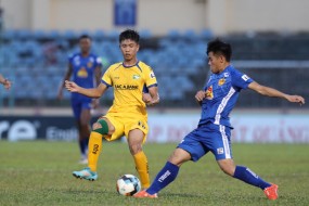 Phan Văn Đức: 'Trọng tài như thế thì bóng đá Việt Nam lúc nào phát triển' Phan Văn Đức: 'Trọng tài như thế thì bóng đá Việt Nam lúc nào phát triển'