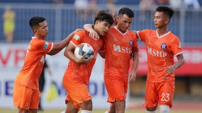 Đức Chinh tỏa sáng rực rỡ, SHB Đà Nẵng thắng lớn tại xứ Thanh Đức Chinh tỏa sáng rực rỡ, SHB Đà Nẵng thắng lớn tại xứ Thanh