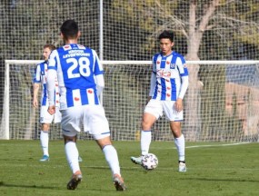 Chuyên gia Việt: 'Văn Hậu sẽ tiếp tục chơi ở nền bóng đá cao hơn V-League' Chuyên gia Việt: 'Văn Hậu sẽ tiếp tục chơi ở nền bóng đá cao hơn V-League'