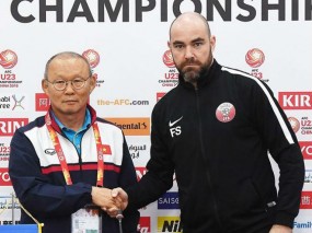 Sánh vai cùng HLV Troussier, bại tướng thầy Park được vinh danh 'vĩ đại nhất châu Á' Sánh vai cùng HLV Troussier, bại tướng thầy Park được vinh danh 'vĩ đại nhất châu Á'
