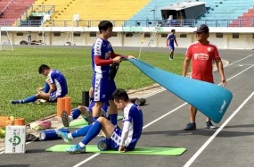 Tập nặng giữa trời nắng, Công Phượng và các đồng đội quyết 'đòi nợ' CLB Hà Nội Tập nặng giữa trời nắng, Công Phượng và các đồng đội quyết 'đòi nợ' CLB Hà Nội