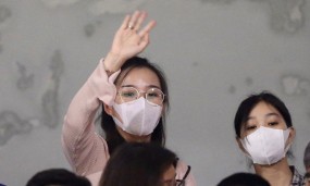 Vợ sắp cưới của Công Phượng âm thầm đến xem trận đại chiến Vợ sắp cưới của Công Phượng âm thầm đến xem trận đại chiến