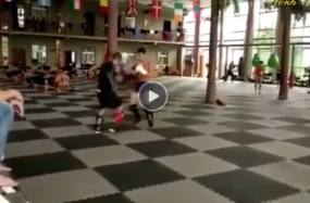 VIDEO: Thách đấu võ sỹ Muay Thái, Từ Hiểu Đông nhận thất bại 'đẫm máu' VIDEO: Thách đấu võ sỹ Muay Thái, Từ Hiểu Đông nhận thất bại 'đẫm máu'