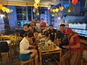 Công Phượng dẫn vợ Viên Minh đến dự bữa tiệc chia tay thầy Chung Công Phượng dẫn vợ Viên Minh đến dự bữa tiệc chia tay thầy Chung