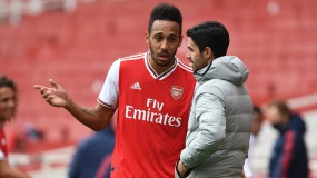 Aubameyang ra yêu sách 'khủng' để cam kết tương lai với Arsenal Aubameyang ra yêu sách 'khủng' để cam kết tương lai với Arsenal