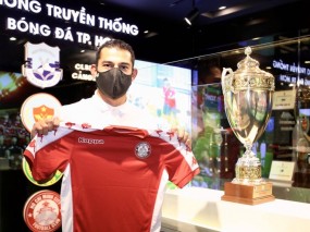 Tân binh triệu đô TPHCM: 'Vừa tới thành phố này mà tôi đã phải lòng mất rồi' Tân binh triệu đô TPHCM: 'Vừa tới thành phố này mà tôi đã phải lòng mất rồi'