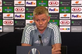HLV Solskjaer: 'Không thi đấu tại cúp C1 năm nay là một lợi thế của MU' HLV Solskjaer: 'Không thi đấu tại cúp C1 năm nay là một lợi thế của MU'