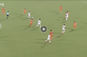 VIDEO: Xoay người điêu luyện, Messi Thái làm xiếc với trái bóng tại J-League VIDEO: Xoay người điêu luyện, Messi Thái làm xiếc với trái bóng tại J-League