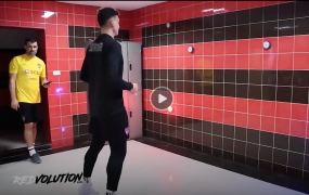 VIDEO: Văn Lâm tập luyện theo giáo án cực mới tại Muangthong United VIDEO: Văn Lâm tập luyện theo giáo án cực mới tại Muangthong United