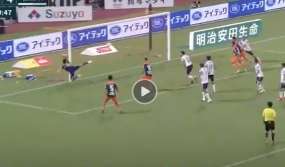 VIDEO: Tiền đạo số 1 Thái Lan tạo dấu ấn sau 2 phút vào sân tại J.League VIDEO: Tiền đạo số 1 Thái Lan tạo dấu ấn sau 2 phút vào sân tại J.League